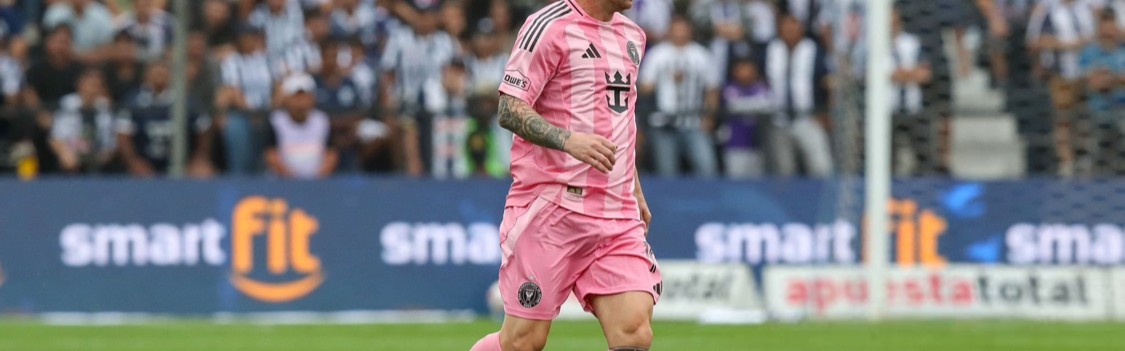 秘鲁小孩得到梅西签名后，哭了！接受采访、感谢梅西！