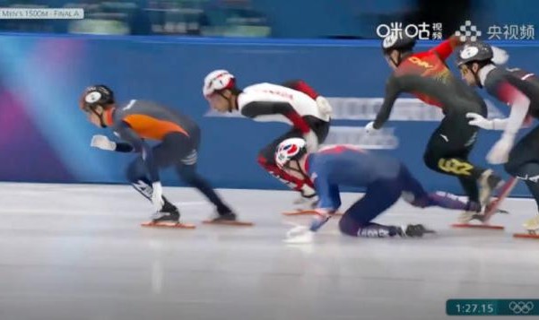 天博体育官网-被英国人犯规撞倒，孙龙刘少昂无缘短道1500米奖牌