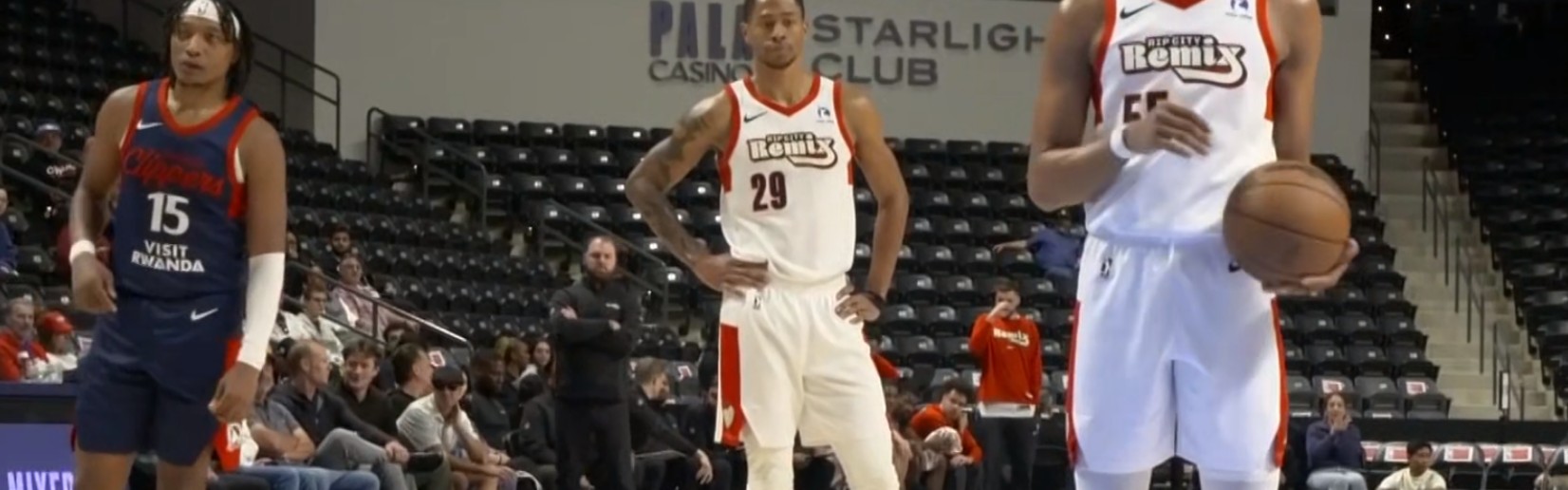 天博体育服务-杨瀚森16中14，狂轰31+8+3！创3项生涯新高，加盟开拓者真涨球了